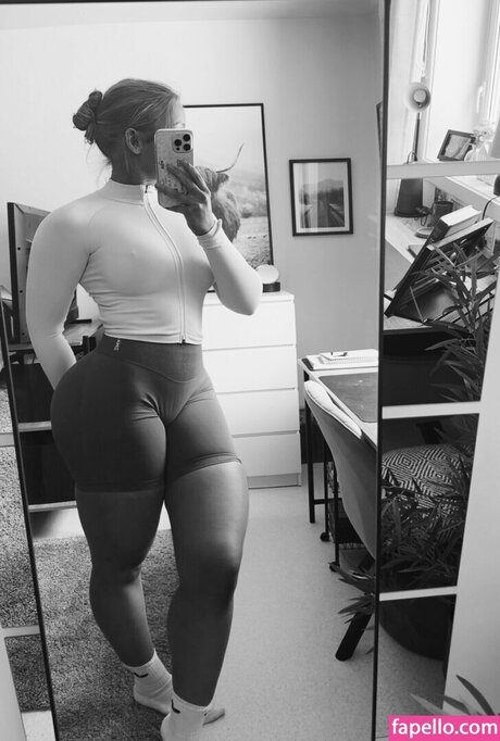 heleneelises hot star img