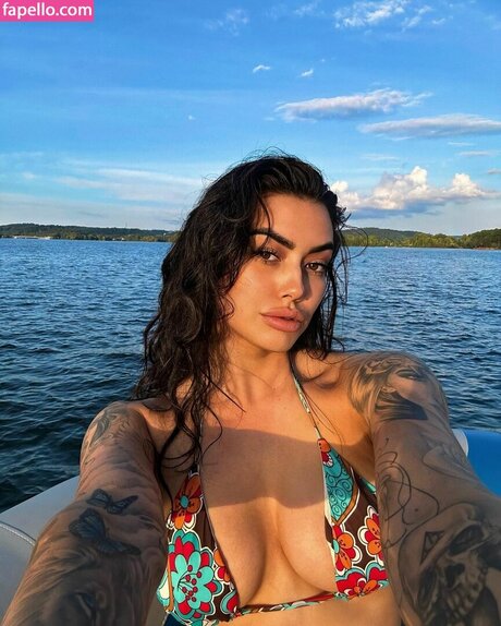 katiedaddy hot model pic