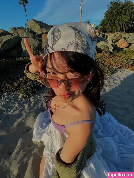 Kariwahh exclusive model pic