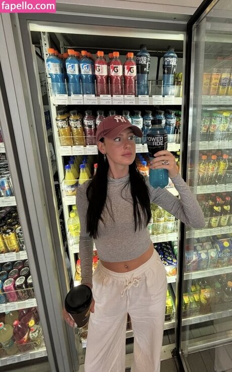 oliviarcox sexy star pictures