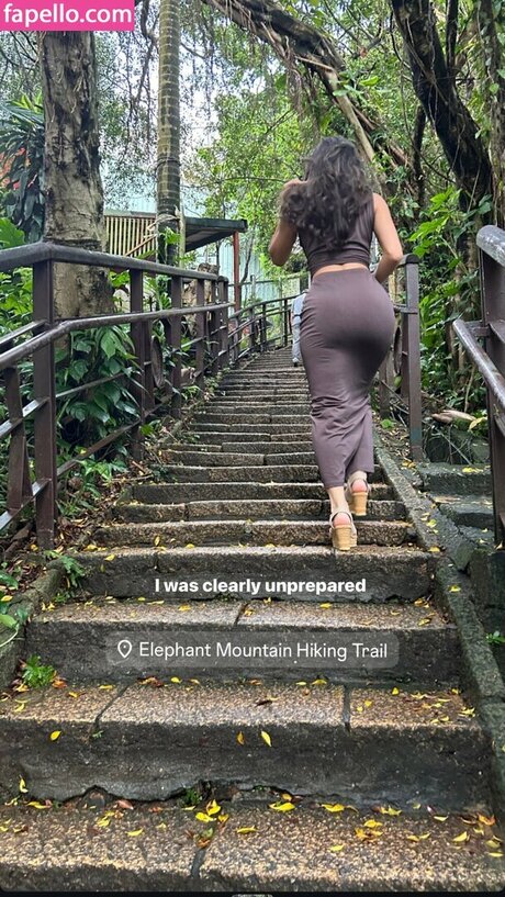 karimaa r model nudes picture