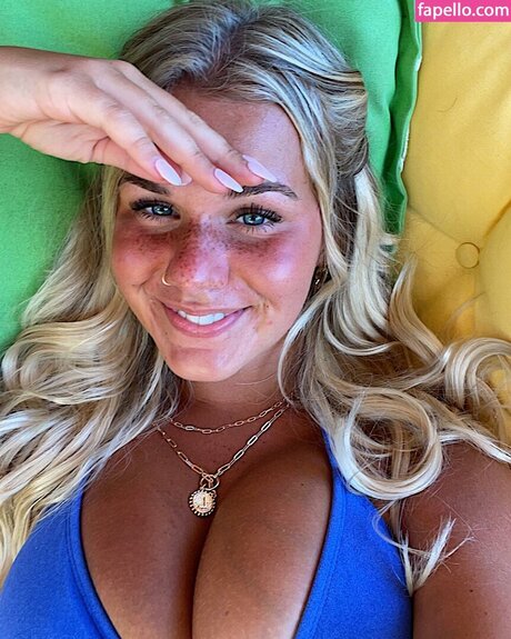 busty onlyfans erotic pics