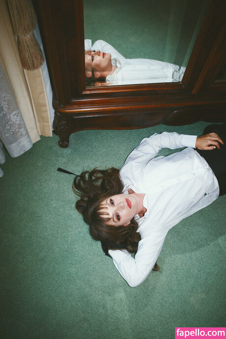 Leighton Meester star erotic pics