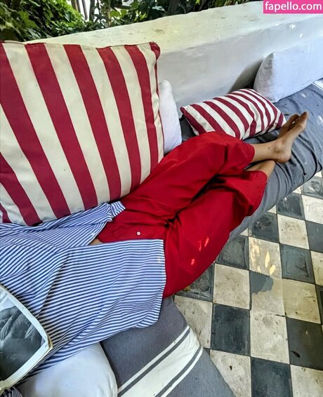 Pixie Geldof nude model img