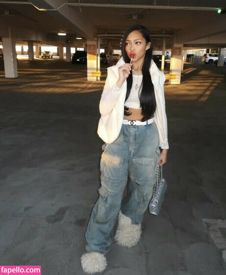 Jodie Woods pretty model image