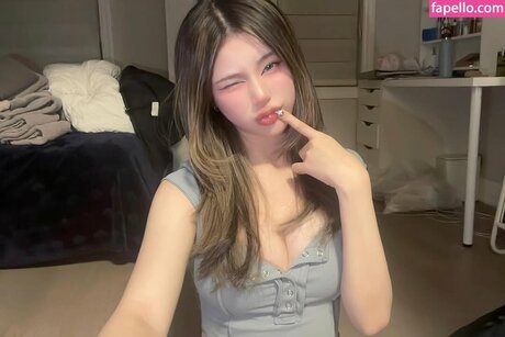 Dabinohh sexy actress photos