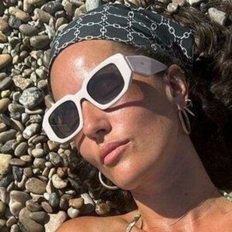 Pelin Akil nice actress img