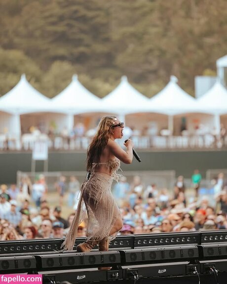 Marisa Dabice model pic