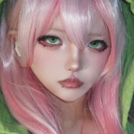 yinxxlee pornstar adult pics