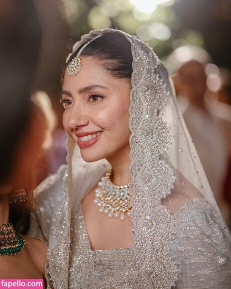 Mahira Khan star naked photo