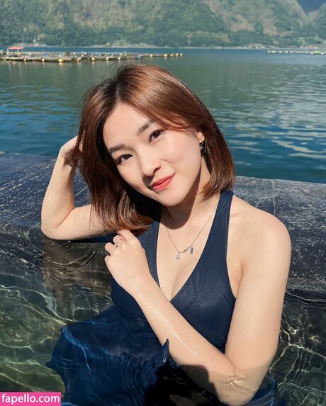 Angelia Christy model pretty pic