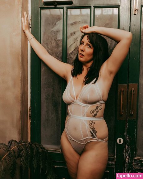 knee deep in life star high quality img