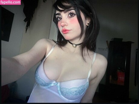 elinoiiddx free actress pics