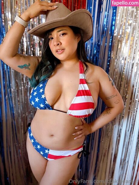 Akidearest model naked archive