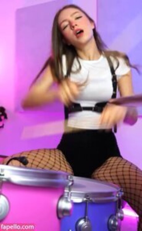 Kriss Drummer high quality pornstar pictures