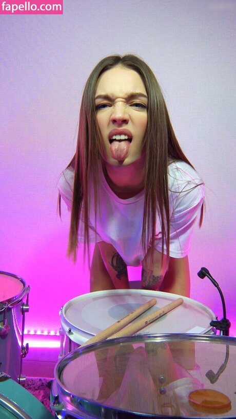 Kriss Drummer erotic pornstar photos