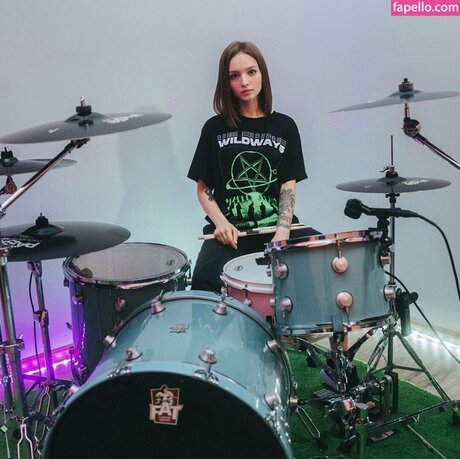 Kriss Drummer perfect pornstar galleries