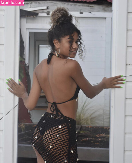 wahyne star sexy images