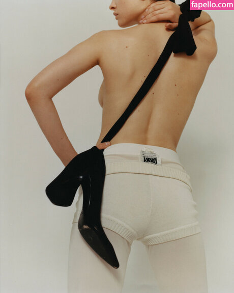 Lera Abova naked star img