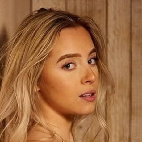 Alexia Woods perfect model pics