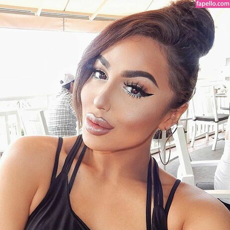 ItsLademi model free pics