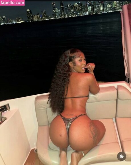 Cairothebiggesst model adult img