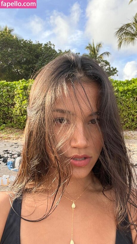 Kamryn Santos hot model pictures