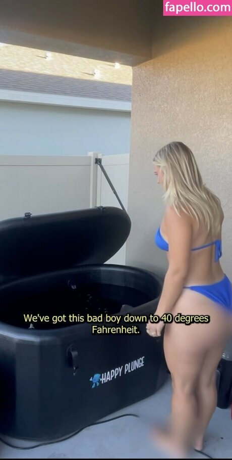 Cayla Vanderbaan sexy actress pic