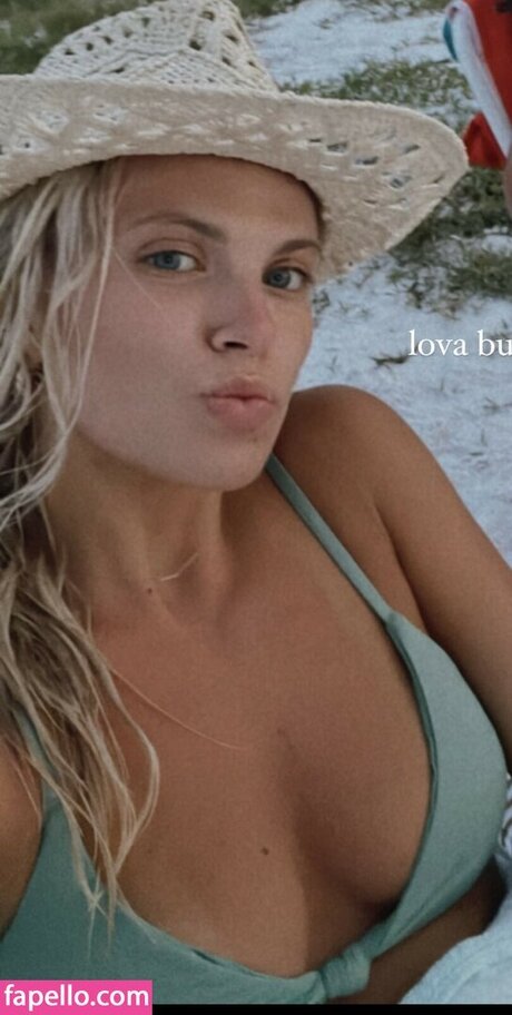 Cayla Vanderbaan erotic model photos