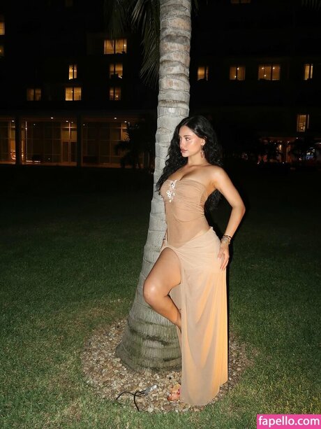 Leah Kateb nude star pics