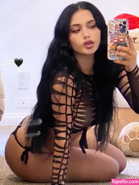 Leah Kateb model art pictures