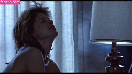 Linda Hamilton art model gallery