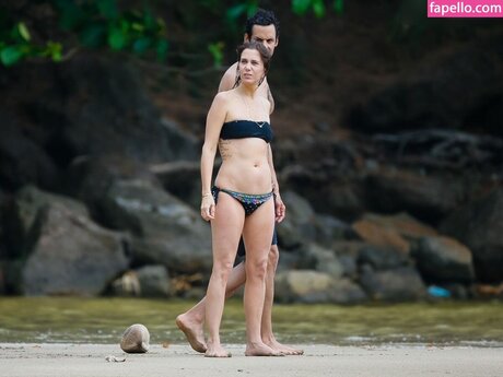 Kristen Wiig best actress picture