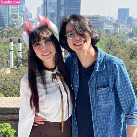 emetsuki beautiful model pics