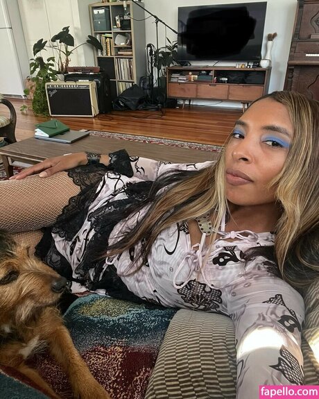 Spellling model nudes pictures