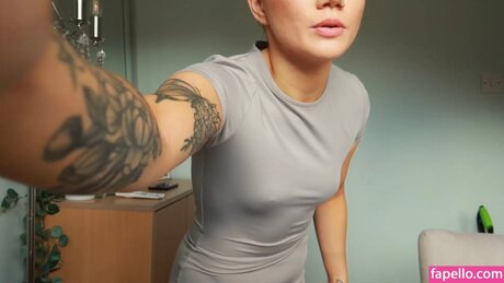 Double Take Reacts star adult img