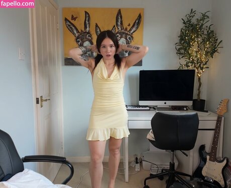 Double Take Reacts hd pornstar img