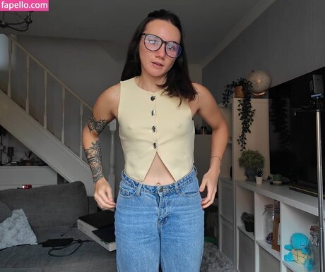 Double Take Reacts pornstar hd photo