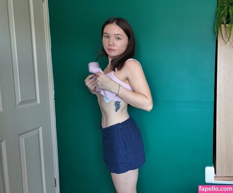 Double Take Reacts nude actress photo