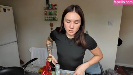 Double Take Reacts nudes actress img