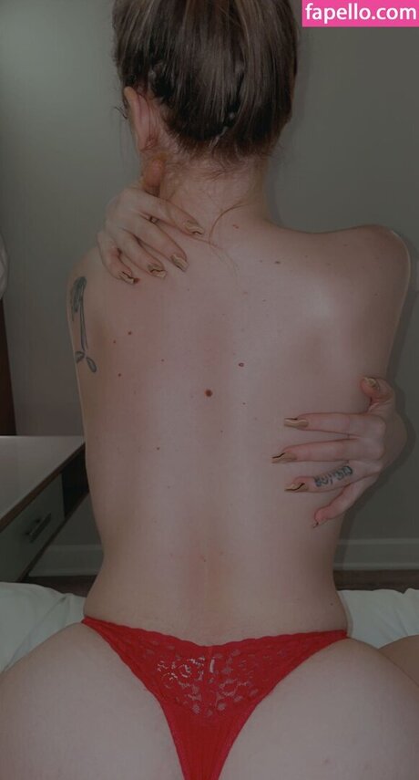 Annie Mac sexy actress pictures