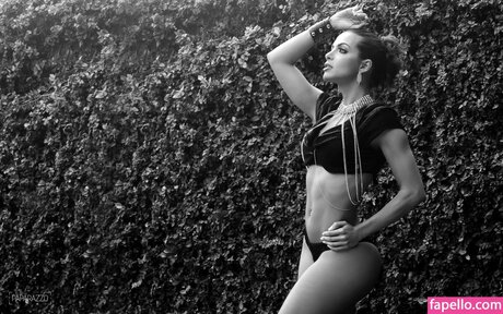 Carla Prata hot model images