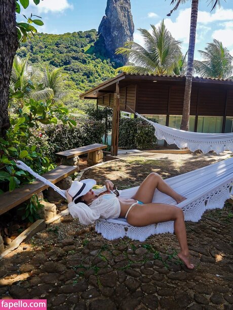 Carla Prata naked star pictures