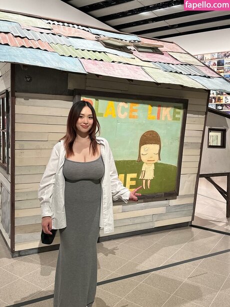 holly shu_ hot star images