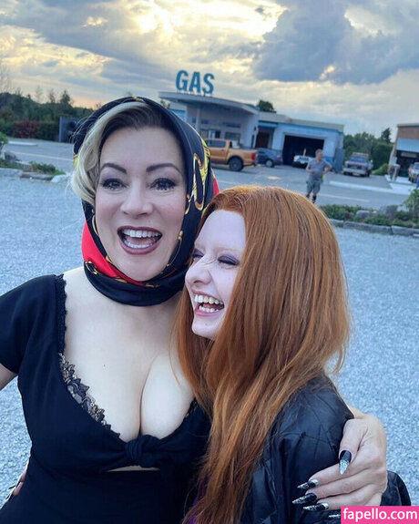 Jennifer Tilly nice model galleries