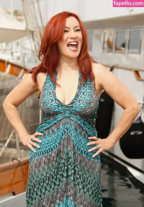 Jennifer Tilly pretty star photos
