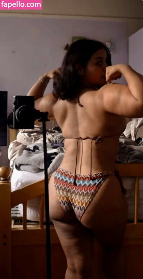 A vriell model nude images