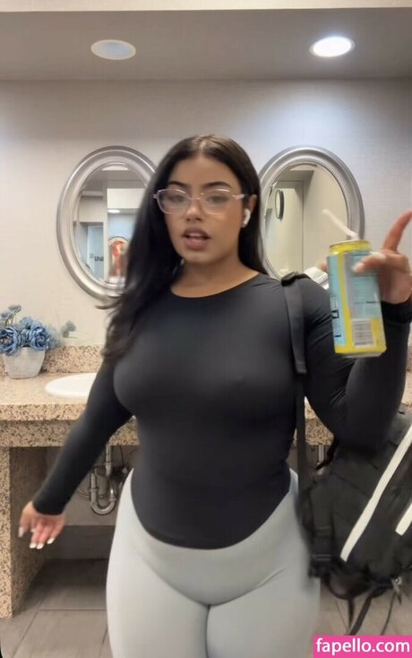 A vriell sexy model pic