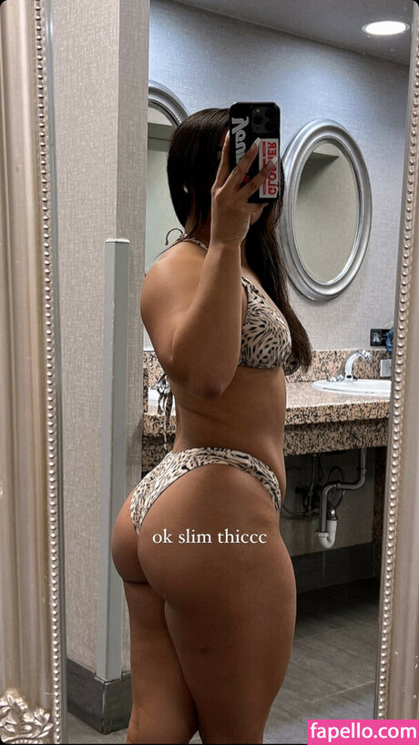 A vriell erotic model image