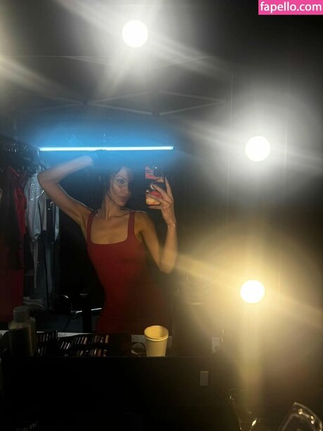 Bella Hadid pornographic star image